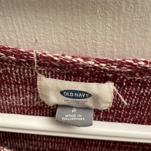 Distressed old navy sweater - Picture 2 of 2